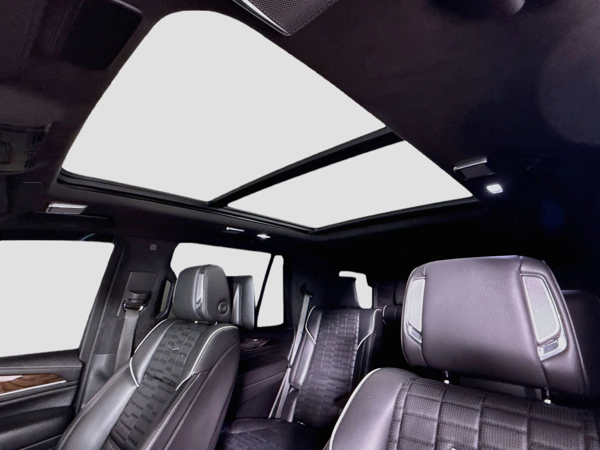 Used 2021 BLACK RAVEN Cadillac Sport Platinum image 24