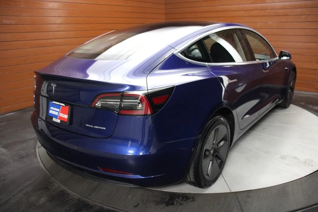 Used 2019 Deep Blue Metallic Tesla  image 16