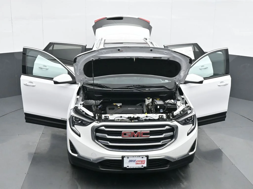 Used 2021 White GMC SLT image 34