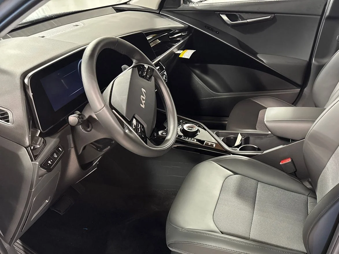 New 2026 Green Kia Wind image 13