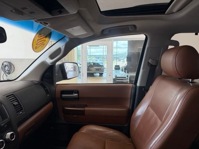Used 2016 Black Toyota Platinum image 12