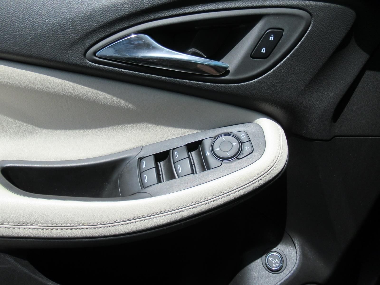 Used 2023 Gray Buick Select image 21