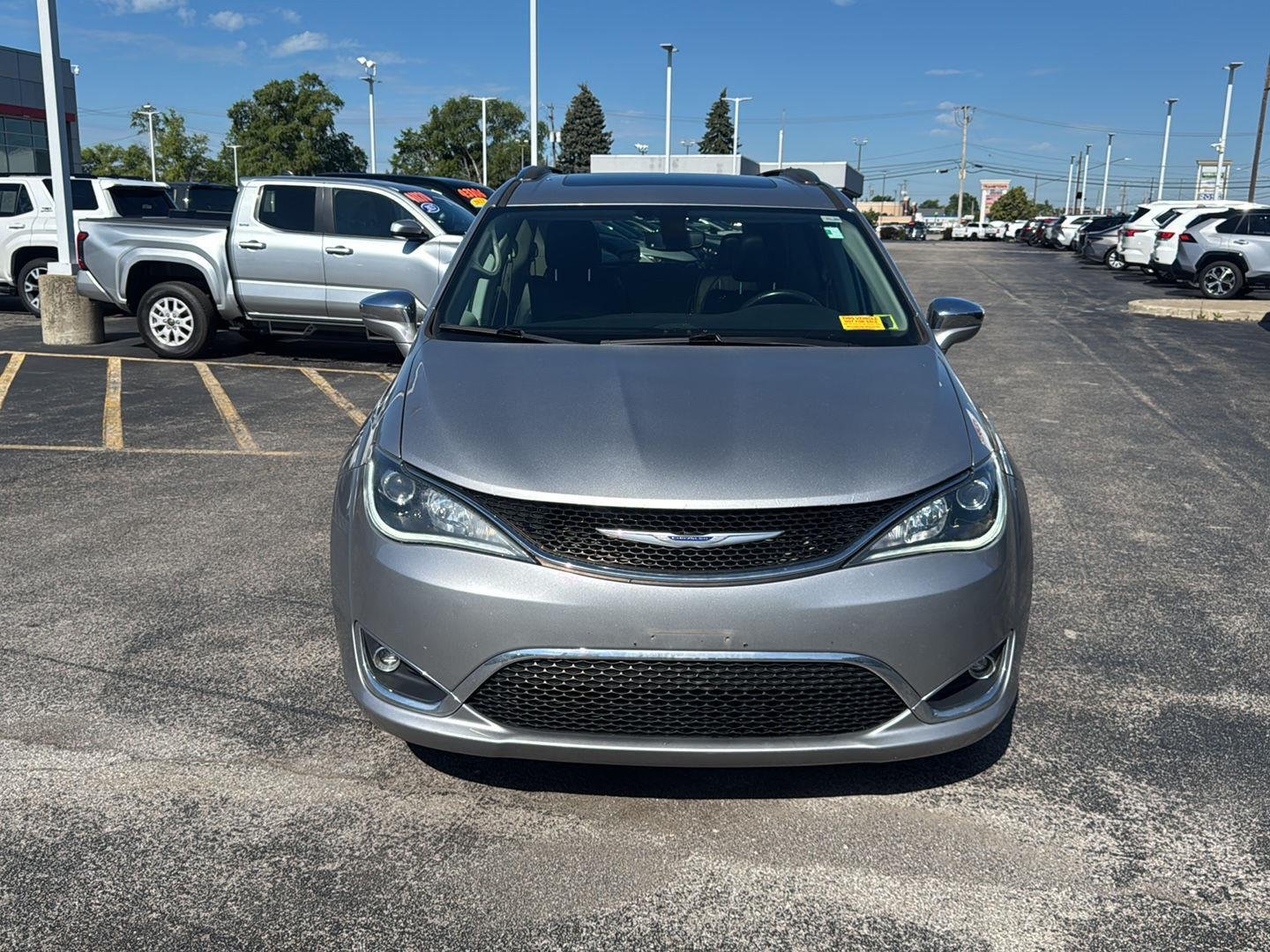 Used 2019 Gy Chrysler  image 2