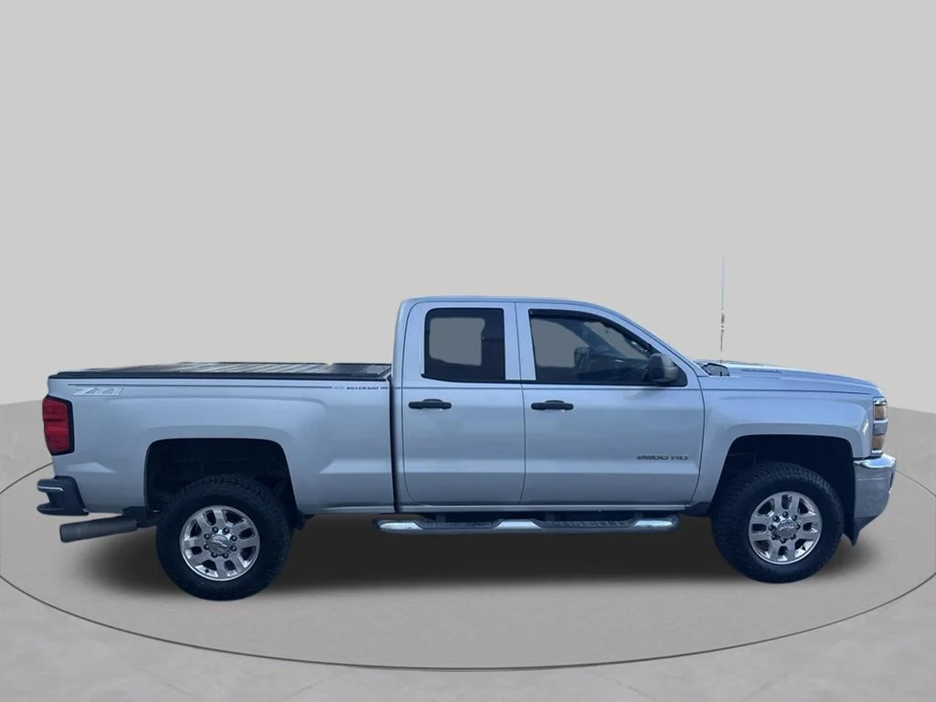 Used 2015 Silver Chevrolet LT image 12