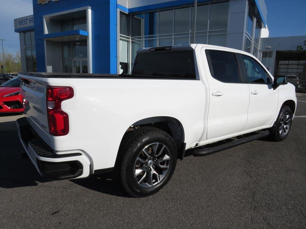 Used 2024 Summit White Chevrolet RST image 7