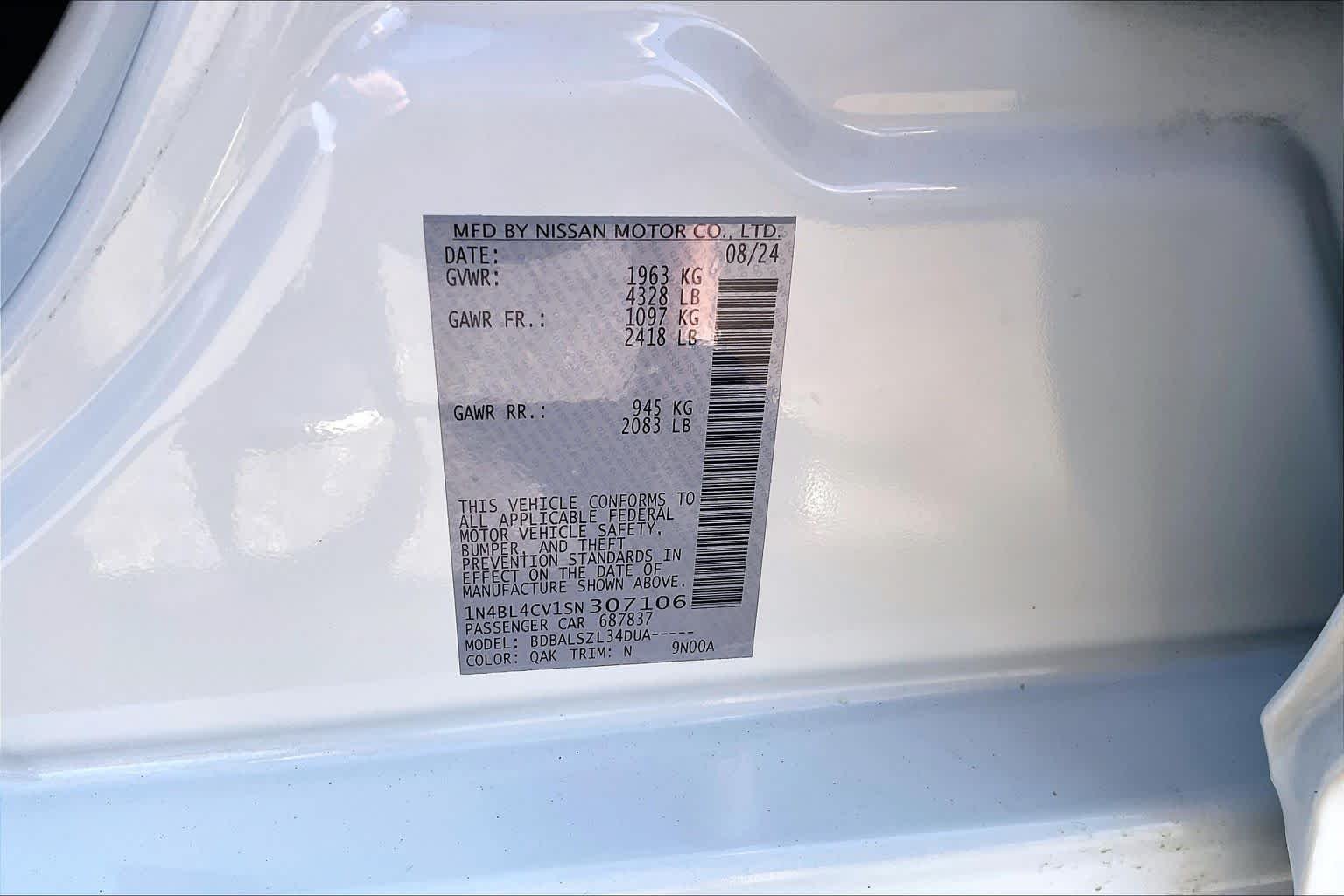 Used 2025 Glacier White Nissan SR image 34