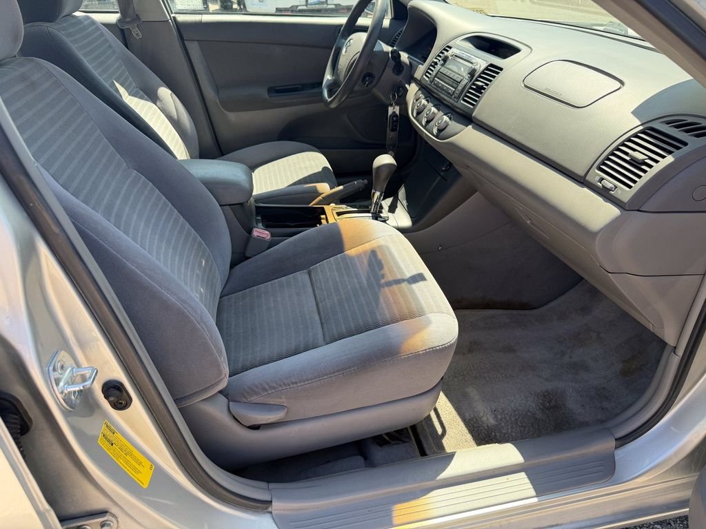Used 2006  Toyota  image 9