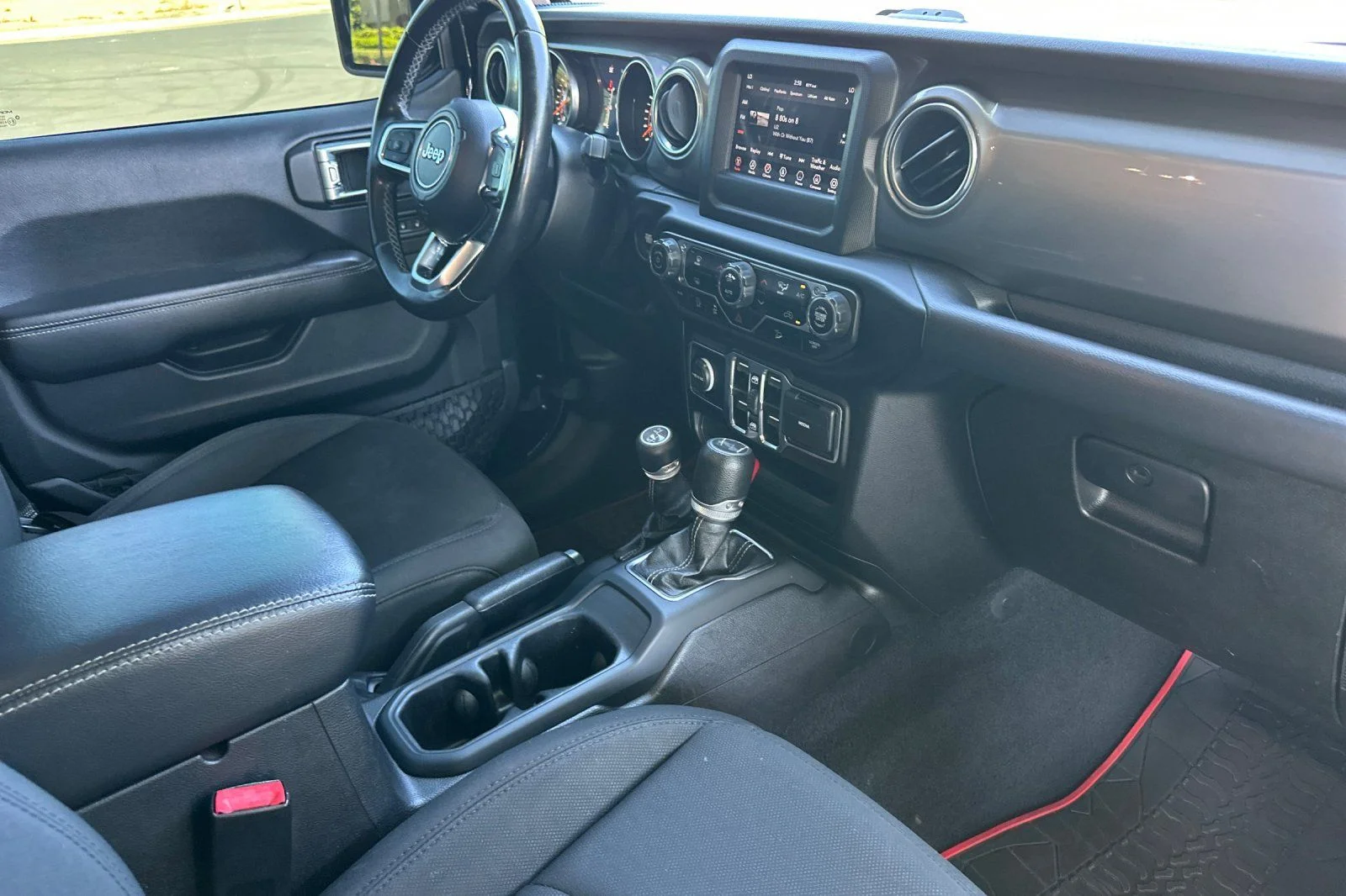 2020 Jeep Wrangler Unlimited Sahara - Photo 13