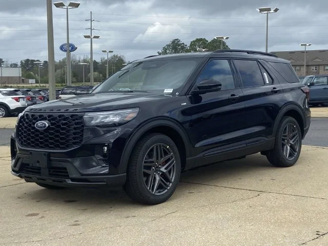 New 2026 Agate Black Metallic Ford ST-Line image 5