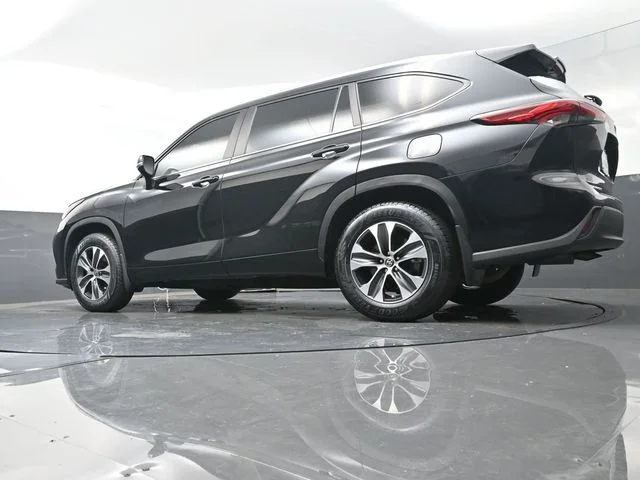 Used 2023 Black Toyota XLE image 37