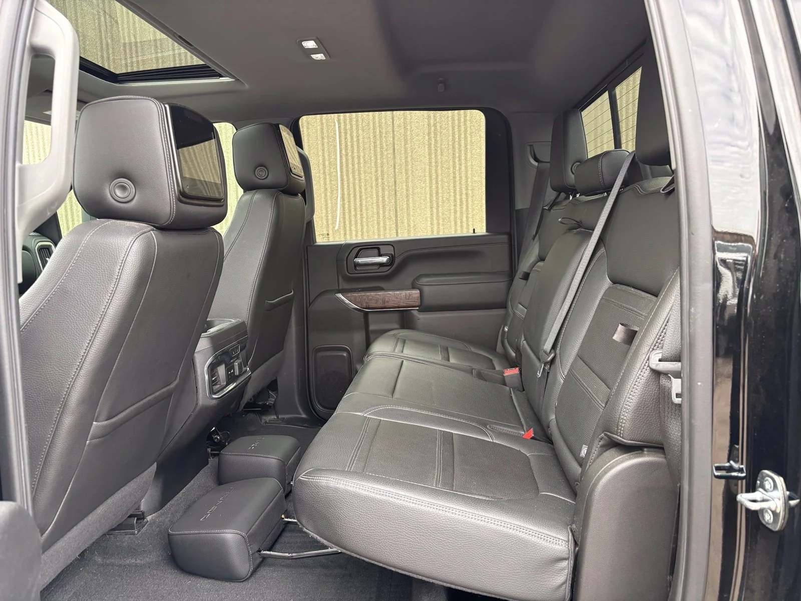 Used 2020 Black GMC Denali image 11