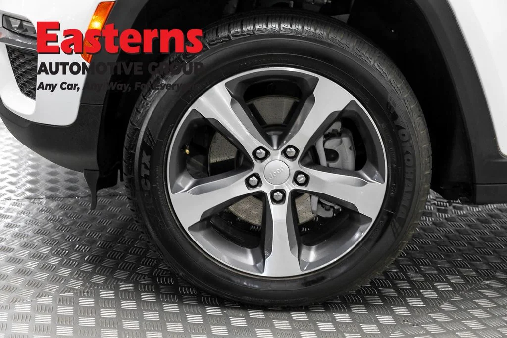 Used 2023 White Jeep 4xe image 33
