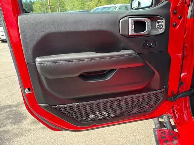 Used 2022 Firecracker Red Clearcoat Jeep Unlimited Rubicon 4xe image 15
