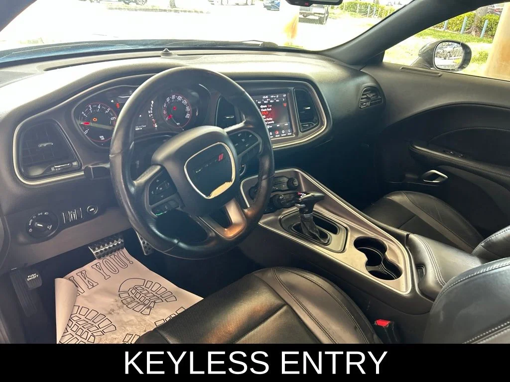 Used 2019 Gray Dodge SXT image 8