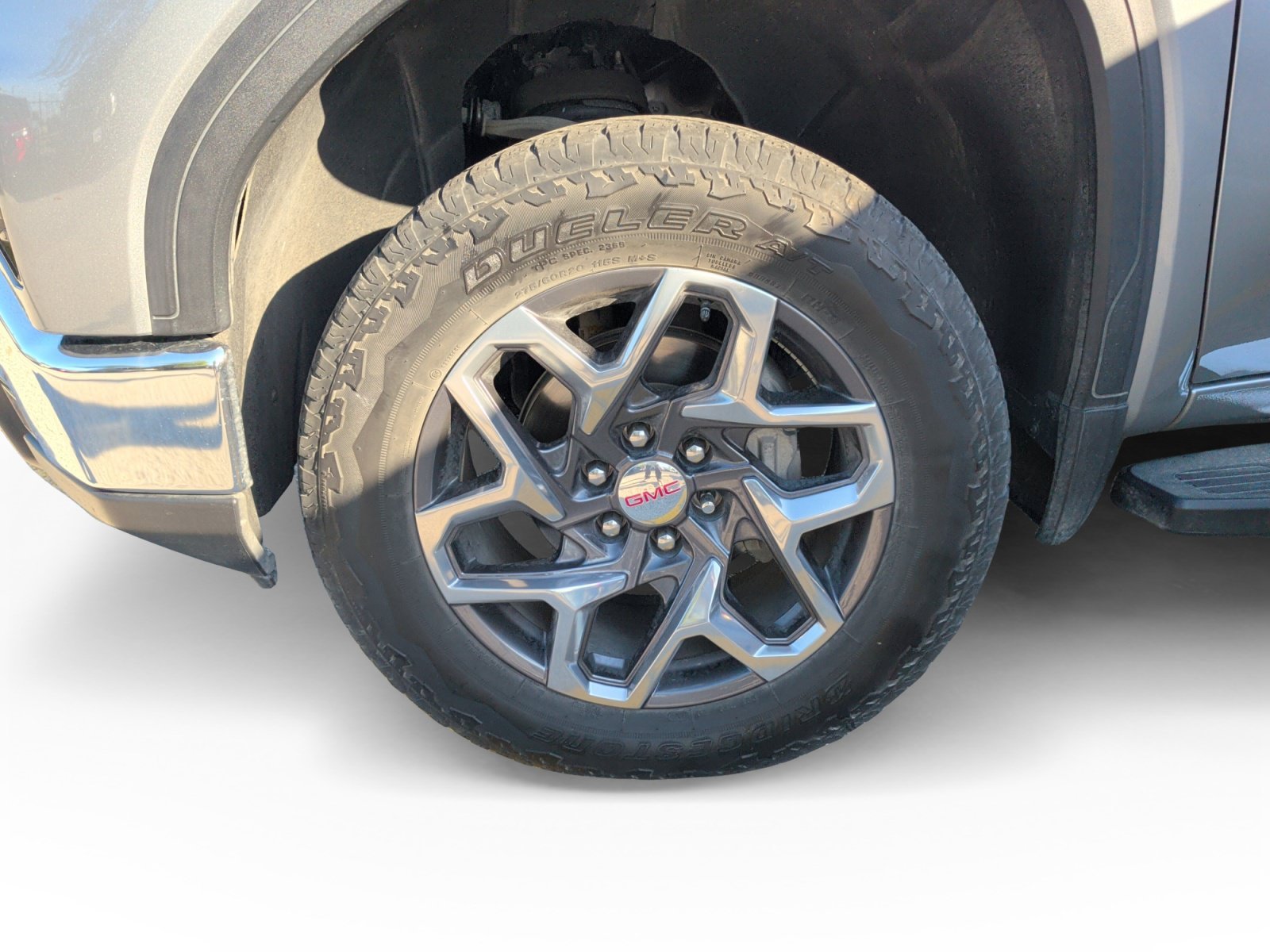 Used 2024 Sterling Metallic GMC SLT image 7