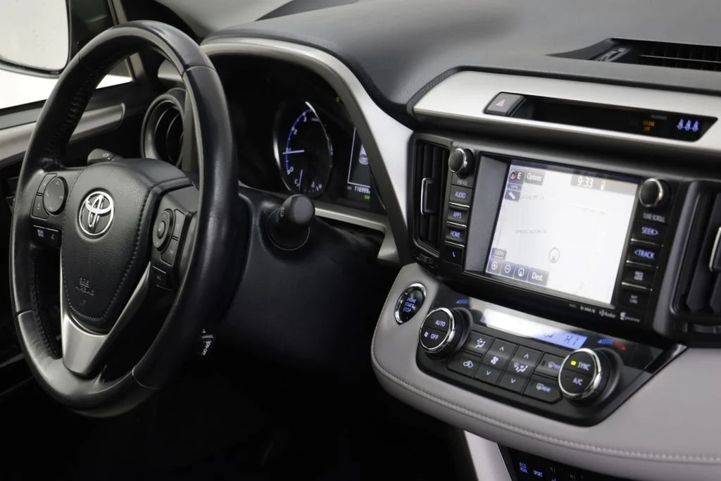 2018 Toyota RAV4 Limited - Photo 21