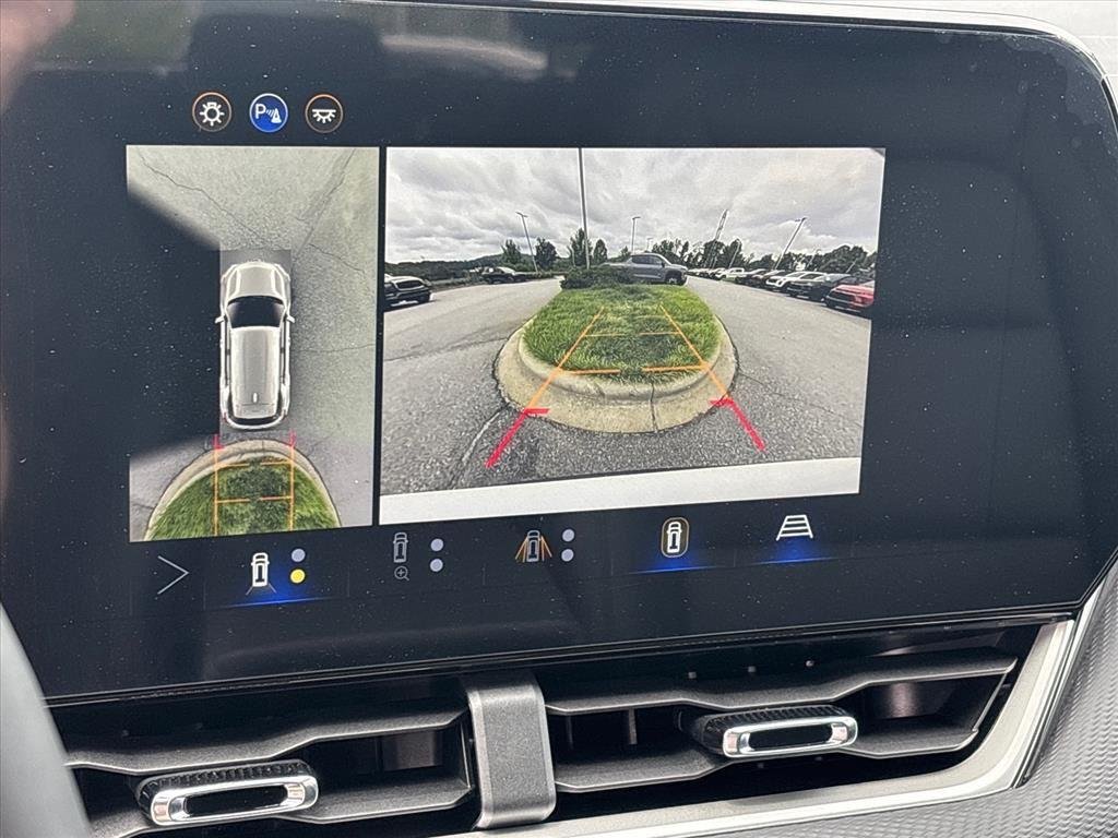 2026 Chevrolet Equinox LT - Photo 12