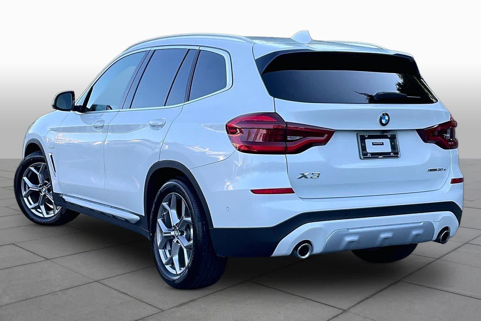 Used 2021 Mineral White Metallic BMW xDrive30e image 11