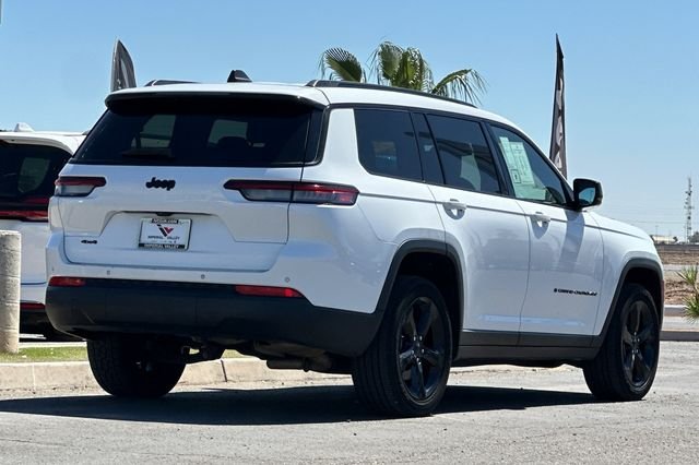 Certified Used 2023 White Jeep Altitude image 3