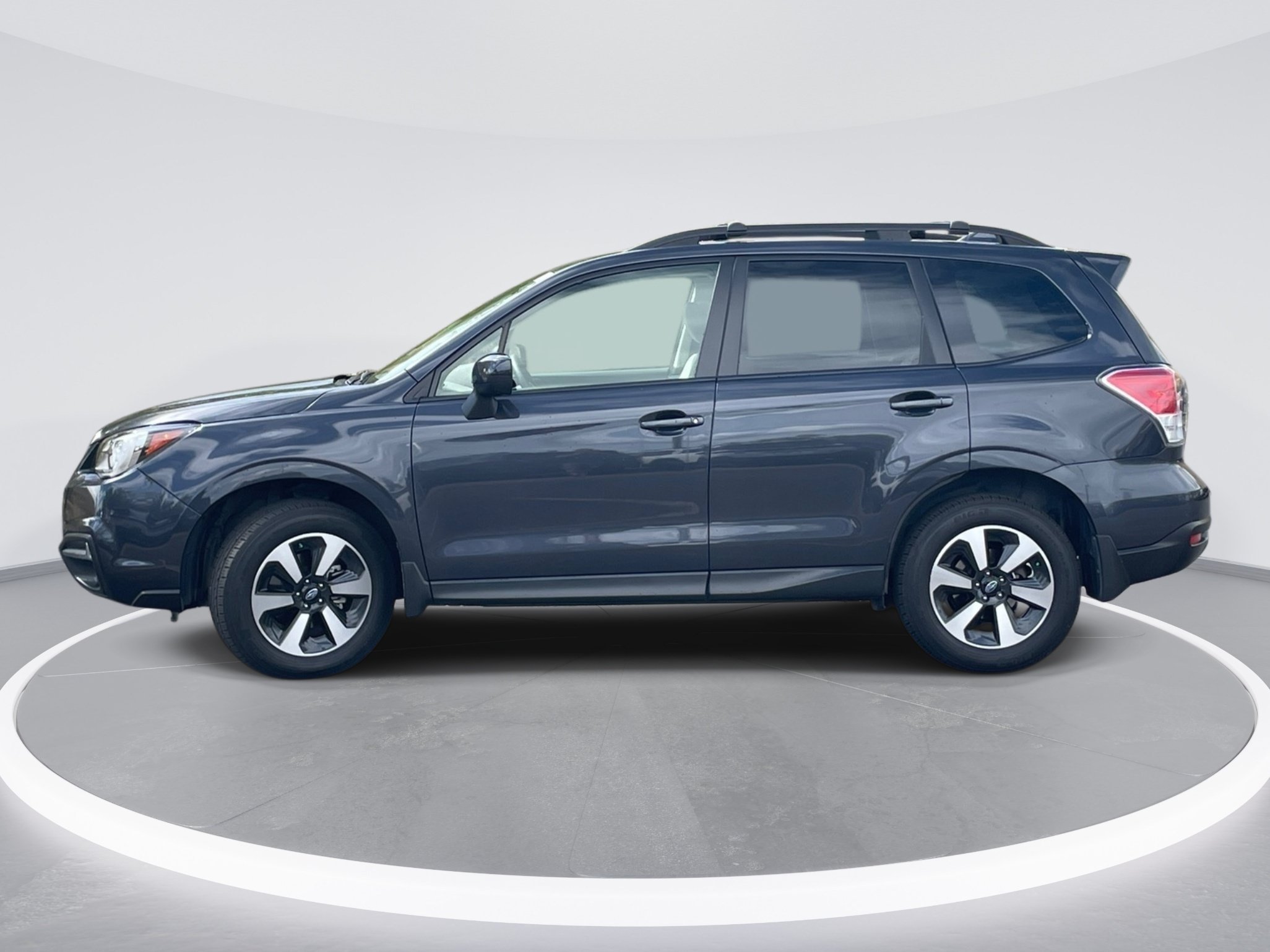 Used 2017 Dark Gray Metallic Subaru Premium image 4