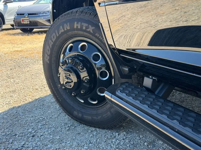 New 2026 Diamond Black Crystal Pearl-Coat Exterior Paint RAM Laramie image 14