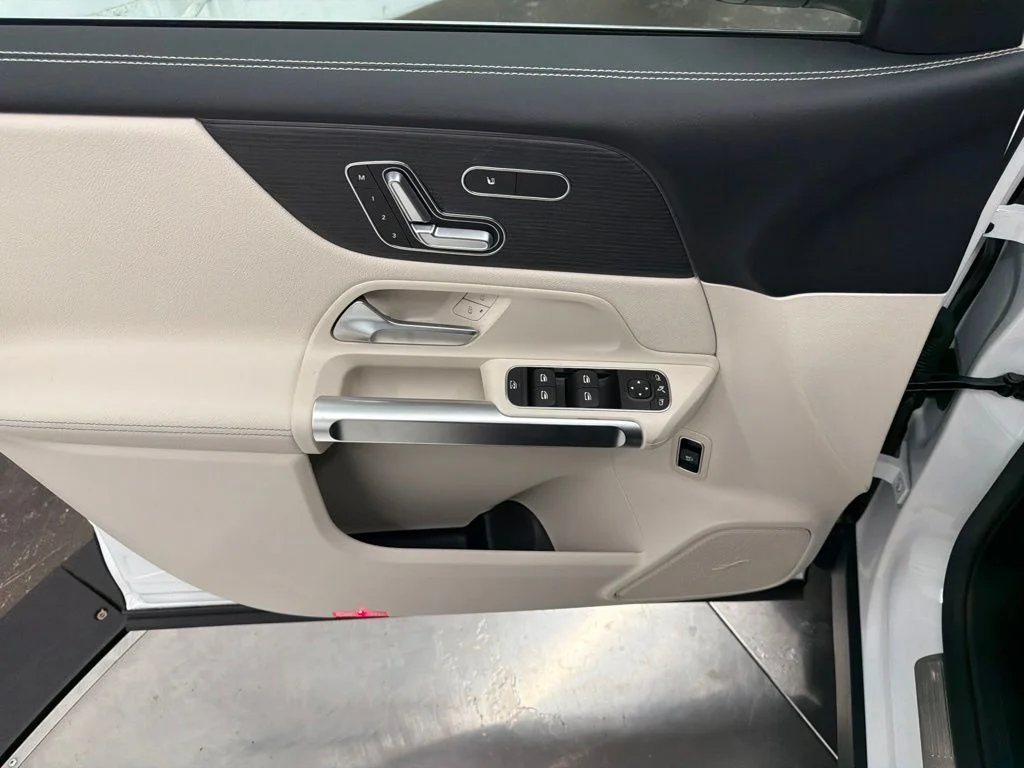 New 2026 White Mercedes-Benz GLB 250 image 16