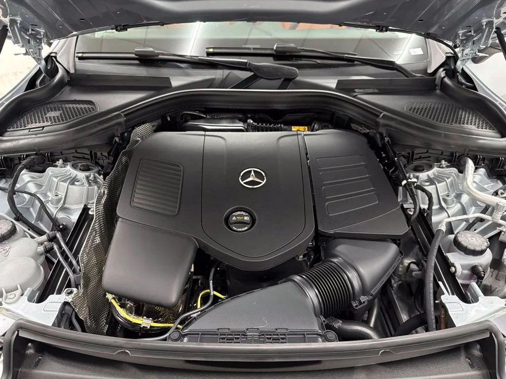 New 2027 Silver Mercedes-Benz GLC 300 image 33