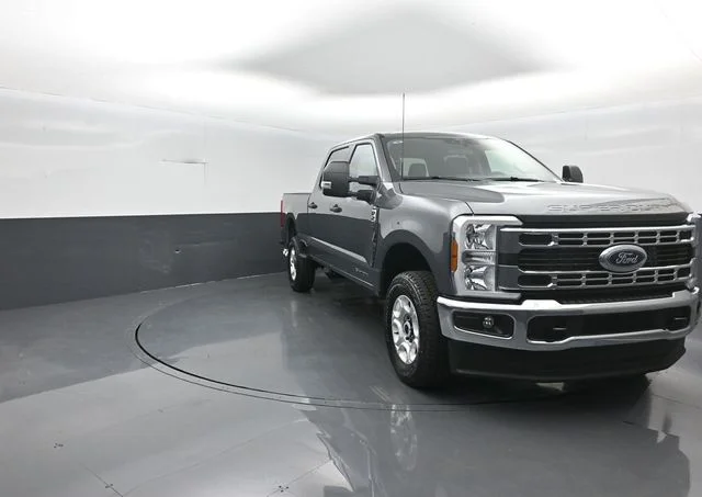 New 2026 Gray Ford XLT image 3
