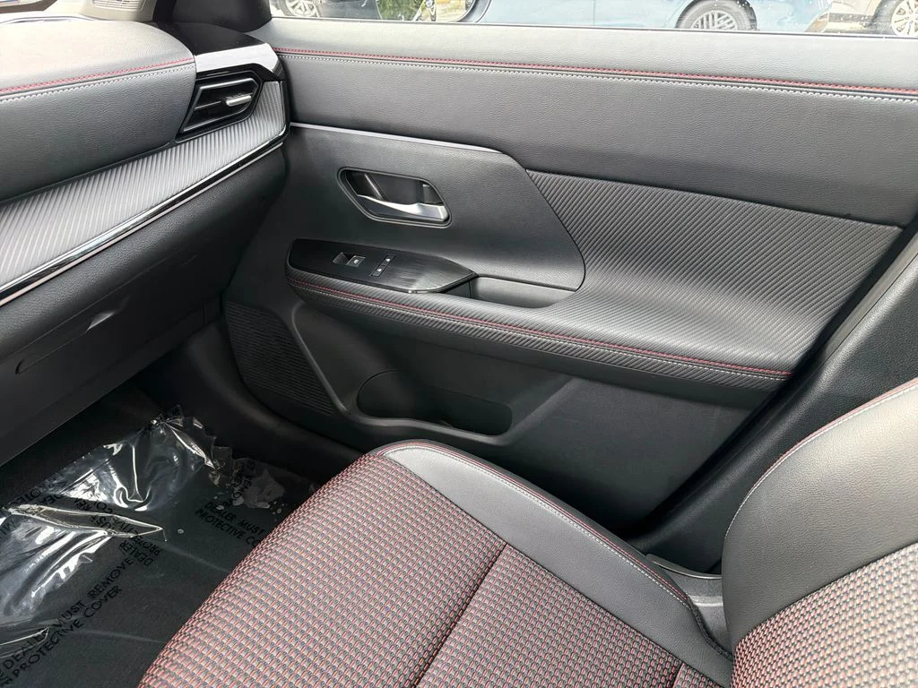 Used 2025 Black Nissan SR image 30