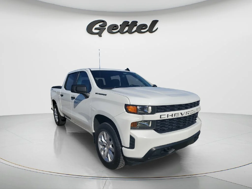 Used 2020 SUMMIT WHITE Chevrolet Custom image 2