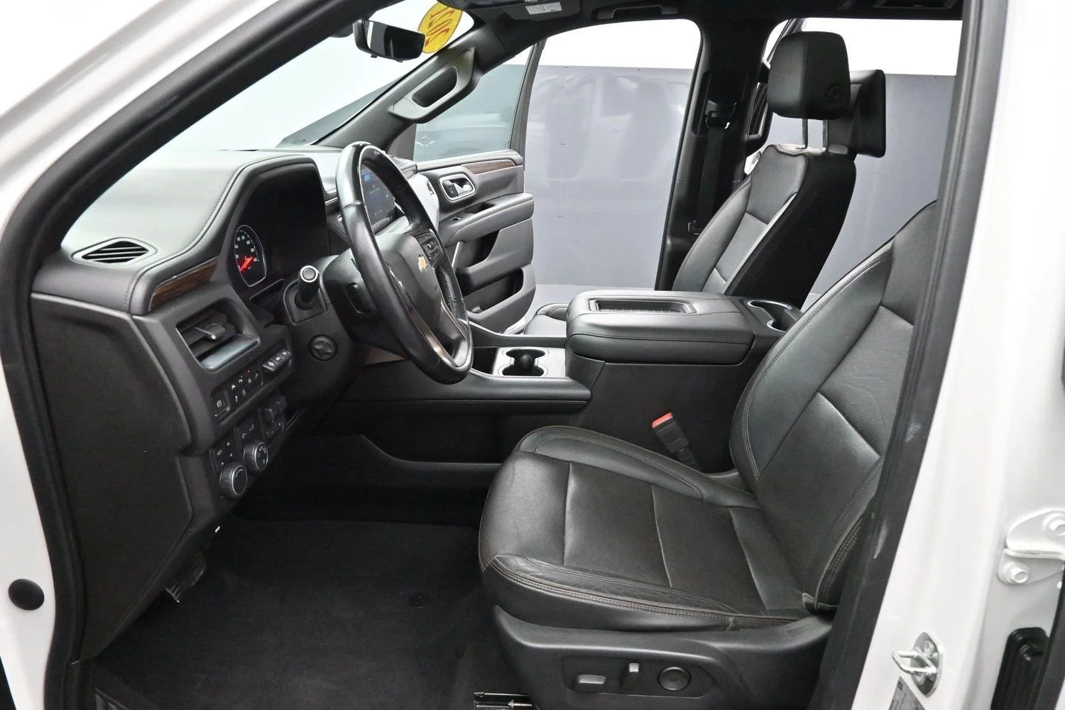 Used 2021 IRIDESCENT PEARL TRICOAT Chevrolet High Country image 12
