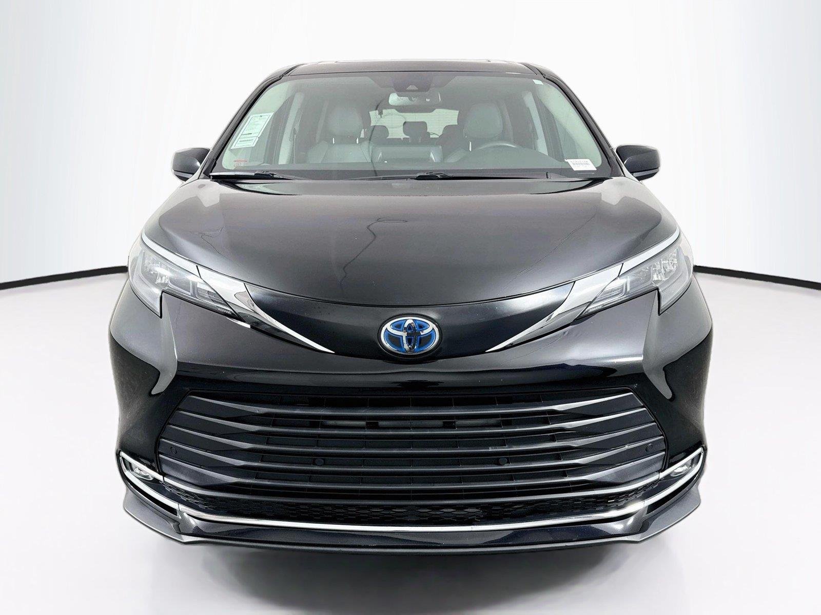 Certified Used 2024 Midnight Black Metallic Toyota XLE 8-Passenger image 8