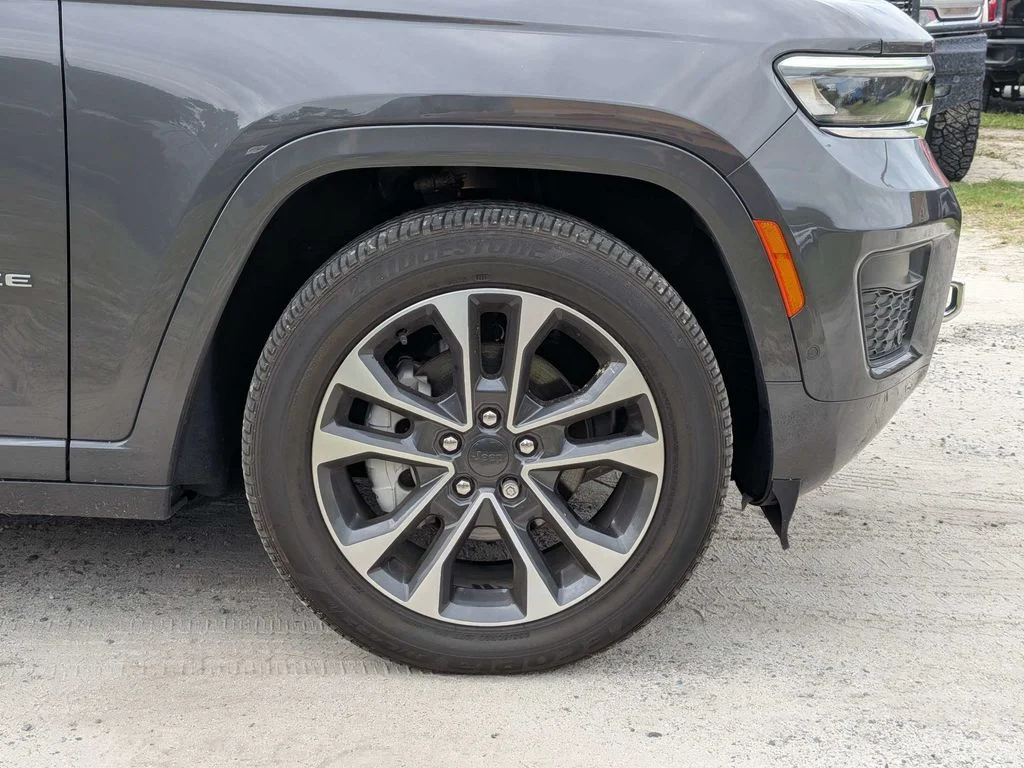 Used 2025 Gray Jeep Overland image 12