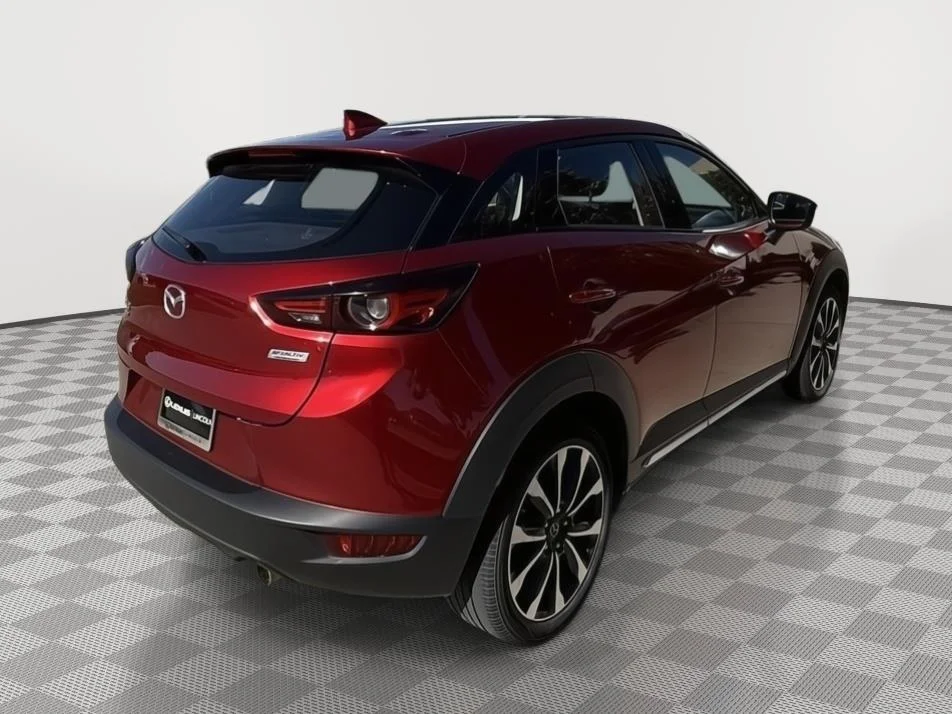 Used 2019 RED MAZDA GRTOUR image 7