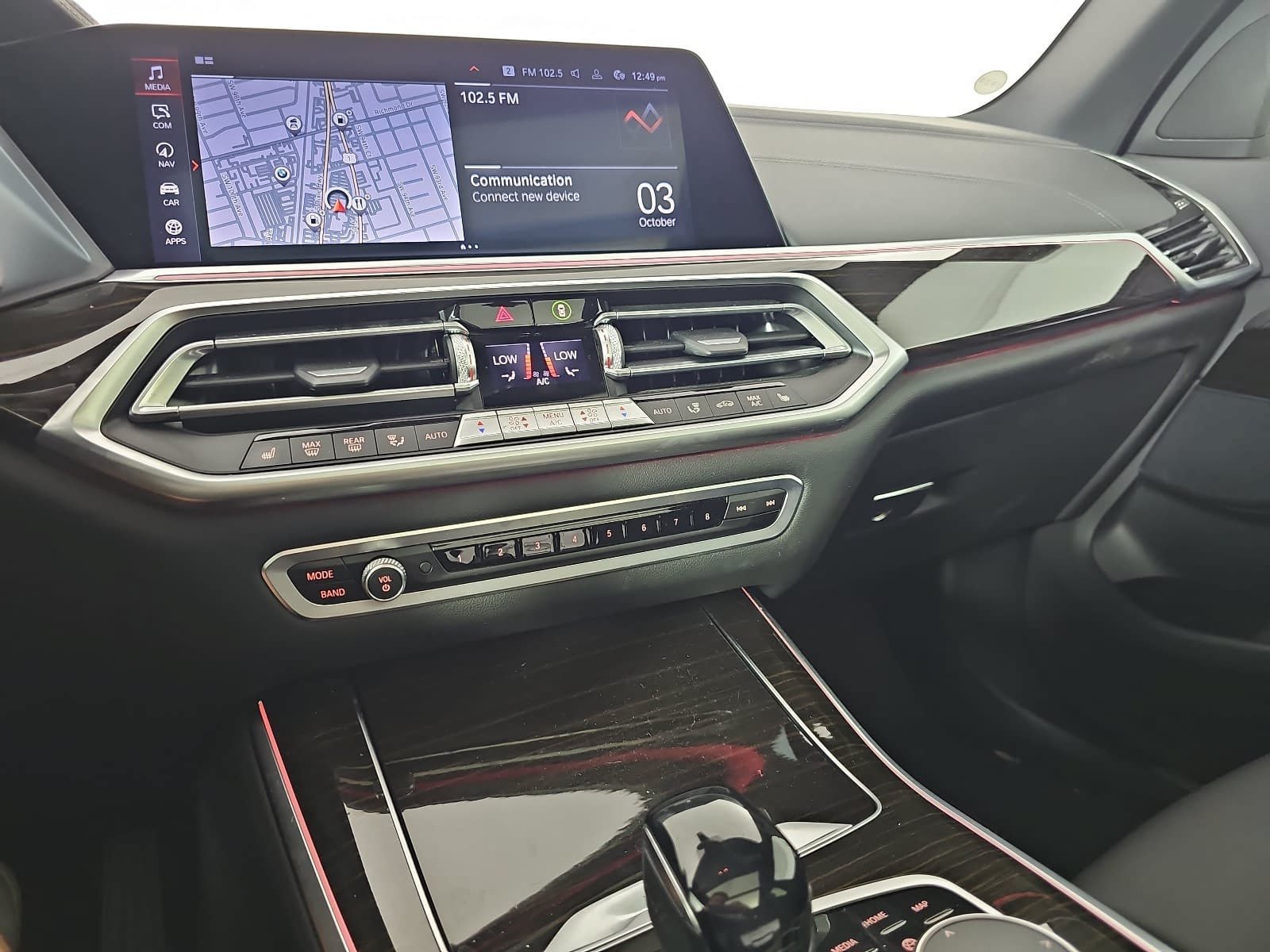 Used 2021 White BMW xDrive40i image 18