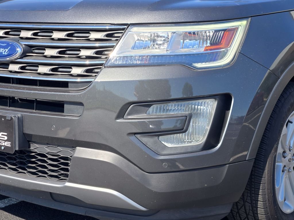 Used 2017 Gray Ford XLT image 10