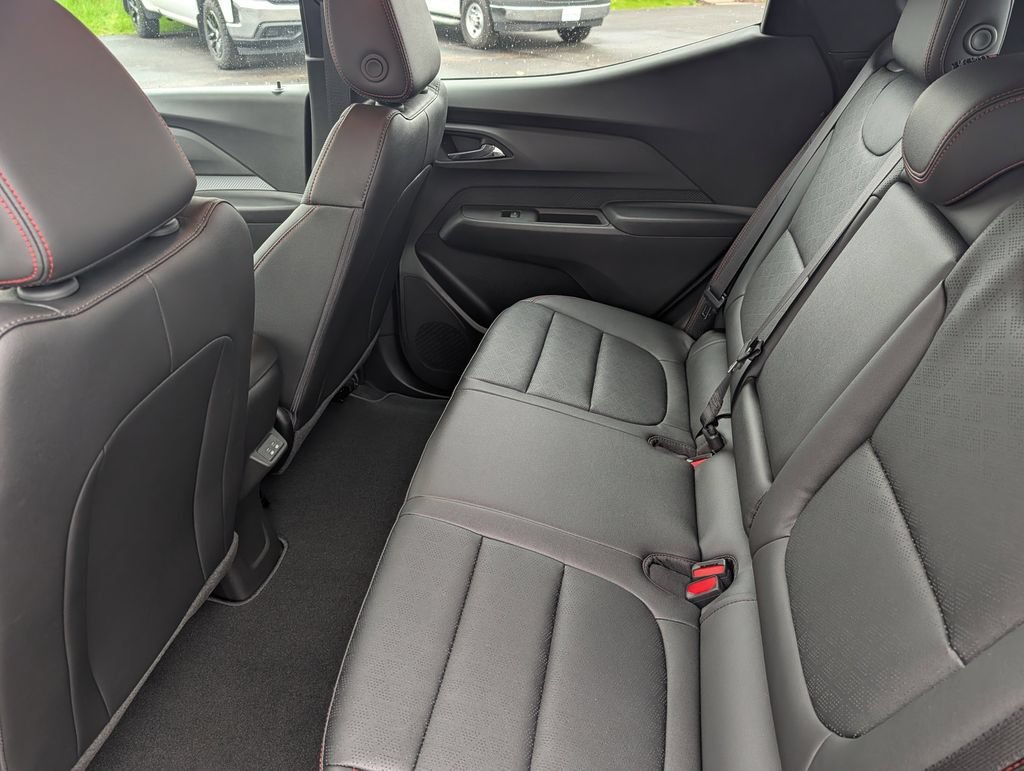 2027 Chevrolet Bolt RS - Photo 8