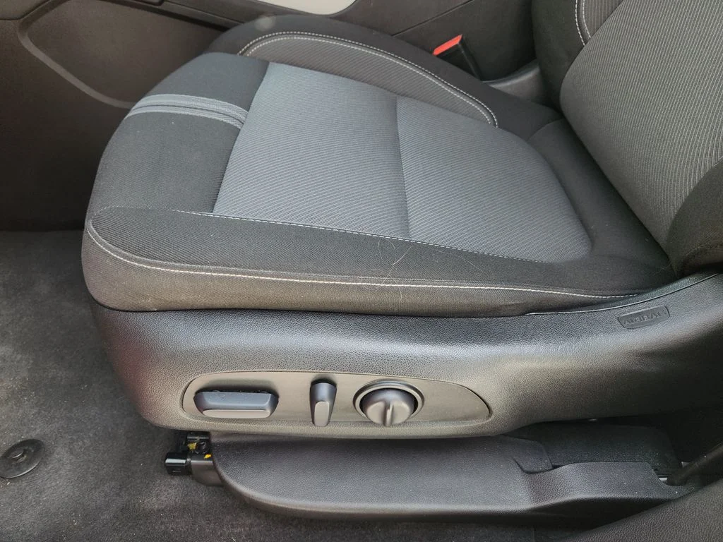 Used 2025 Radiant Red Tintcoat Chevrolet LT image 25