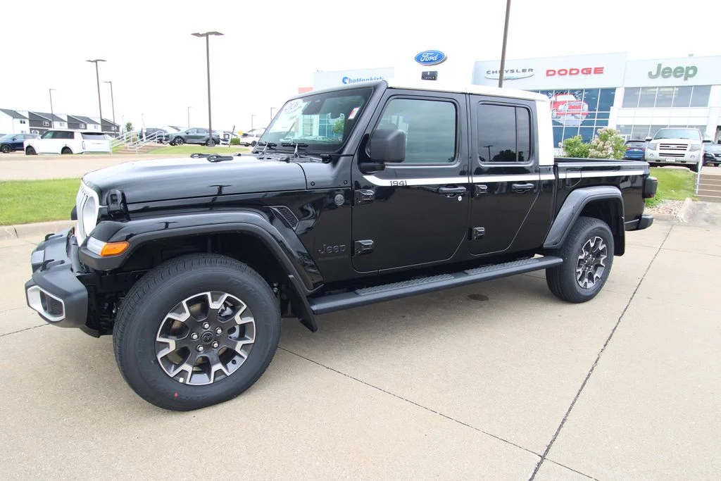 New 2026 Black Clear-Coat Exterior Paint Jeep Sahara image 20