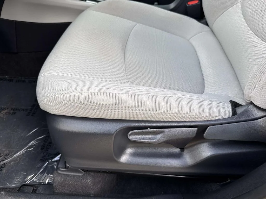 Used 2025  Toyota L image 25