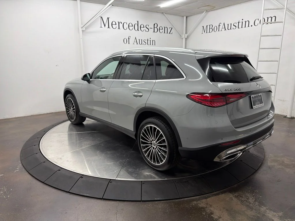 New 2027 White Mercedes-Benz GLC 300 image 5