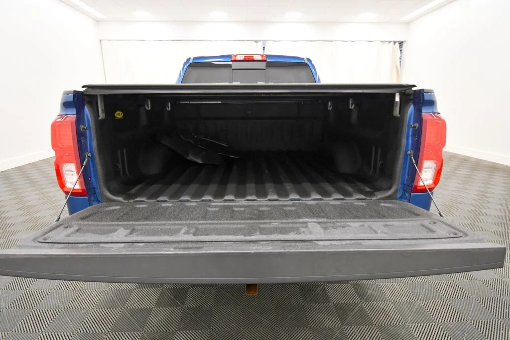 Used 2018 Blue Chevrolet LTZ image 7