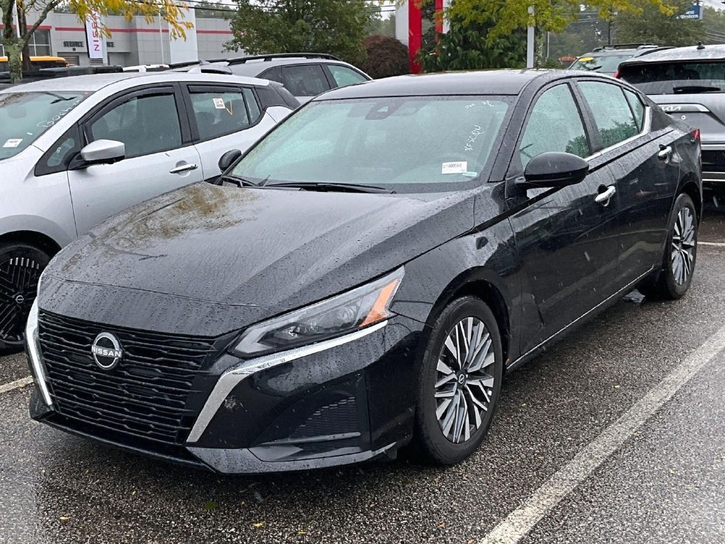 Used 2025 Black Nissan 2.5 SV image 3