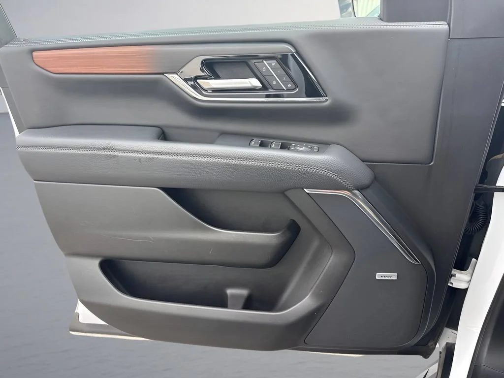 Used 2025 Summit White GMC Denali image 29