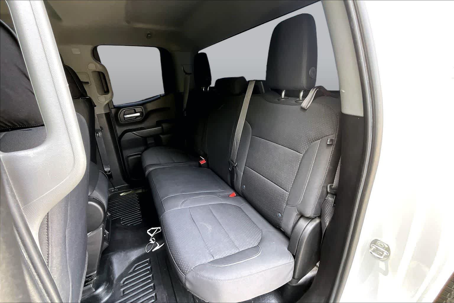 Used 2021 Summit White GMC  image 19