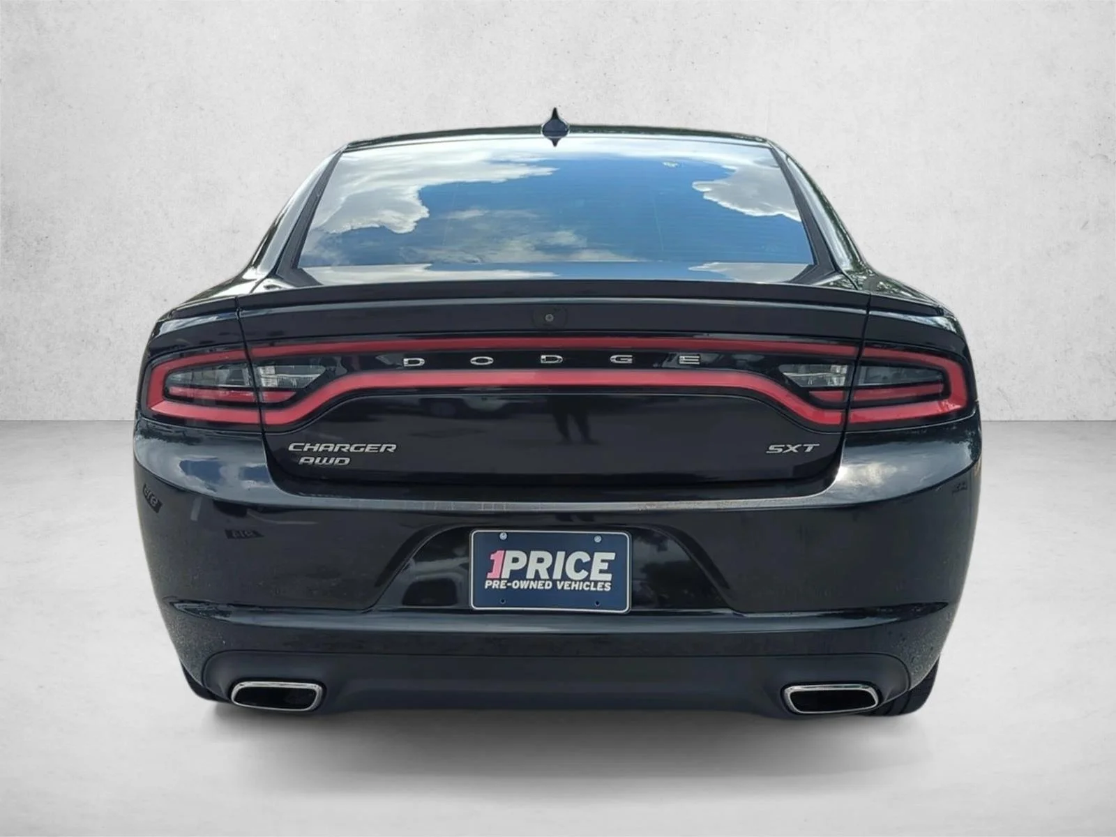 Used 2016 Pitch Black Clearcoat Dodge SXT image 6