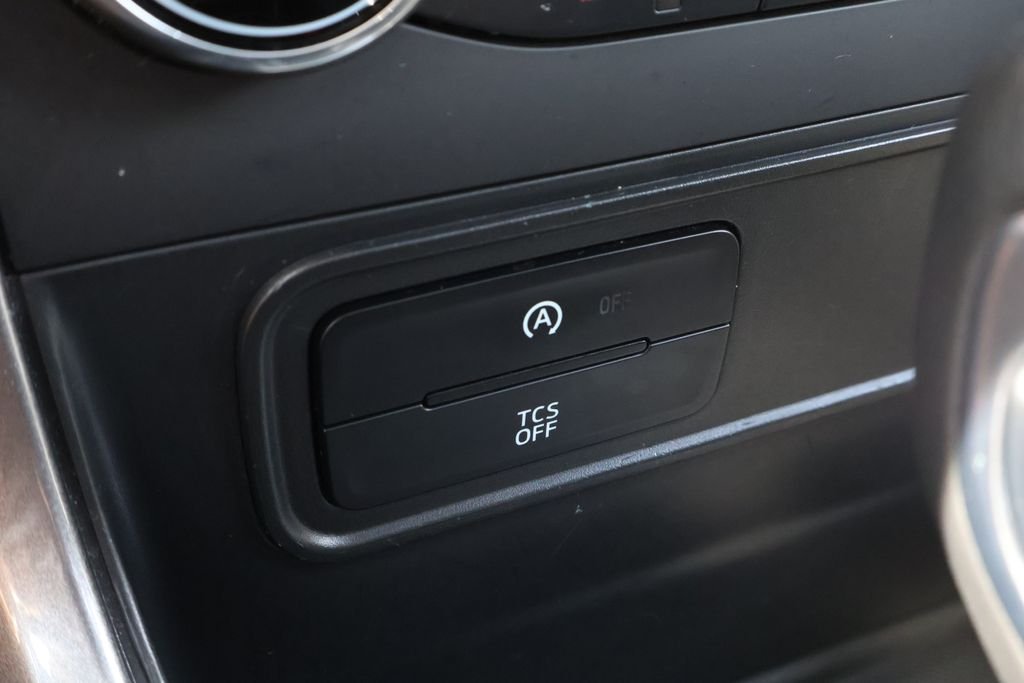 Used 2022 Silver Ford SES image 30