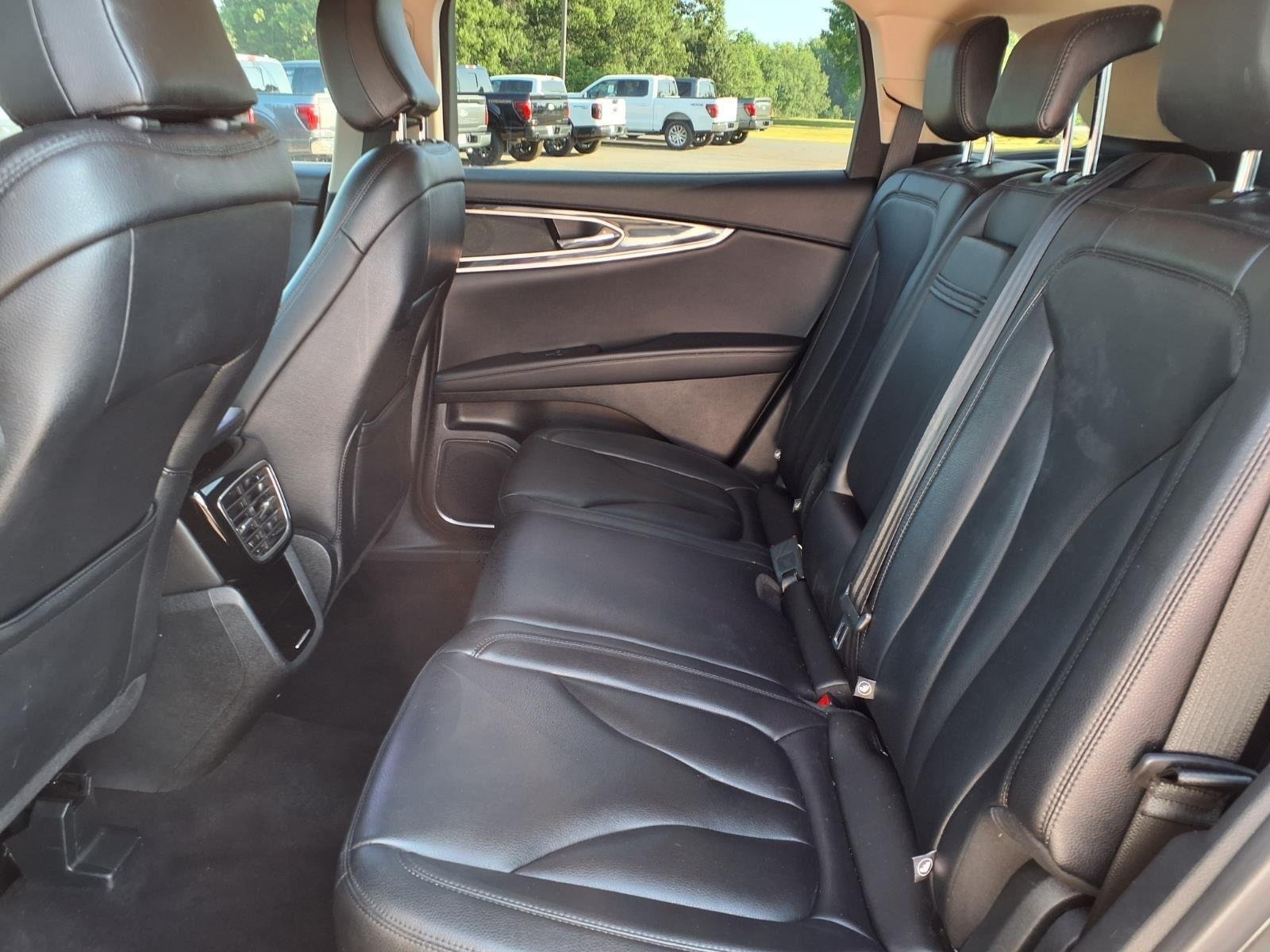Used 2022 Infinite Black Metallic Clearcoat Lincoln Standard image 21
