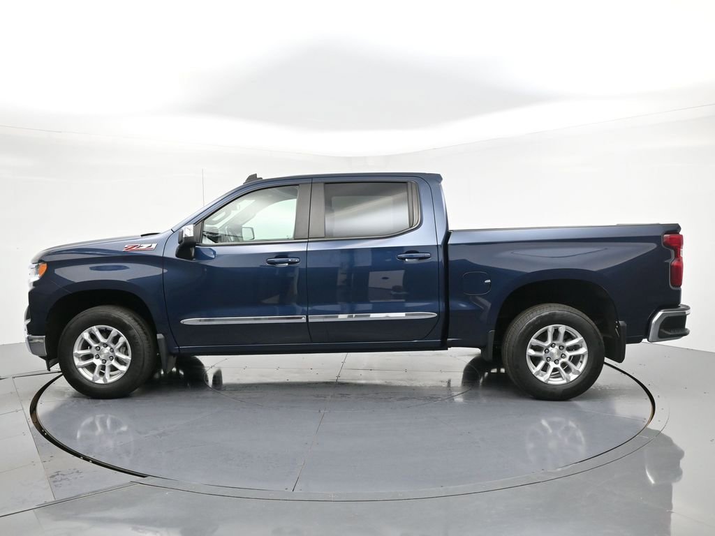 Used 2022 Northsky Blue Metallic Chevrolet LT image 3