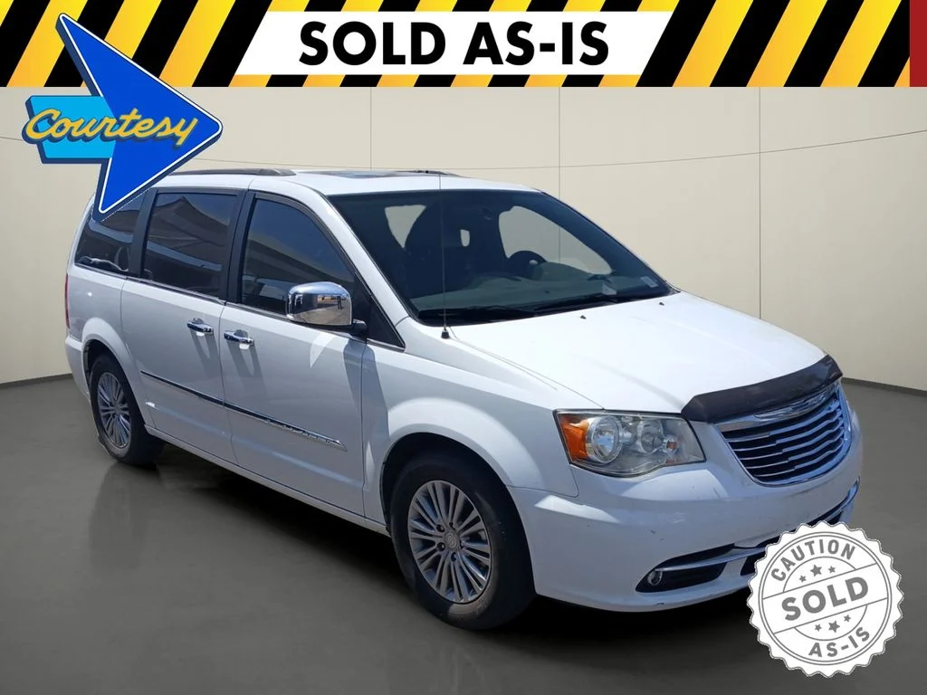 2014 Chrysler Town & Country Touring-L's photo